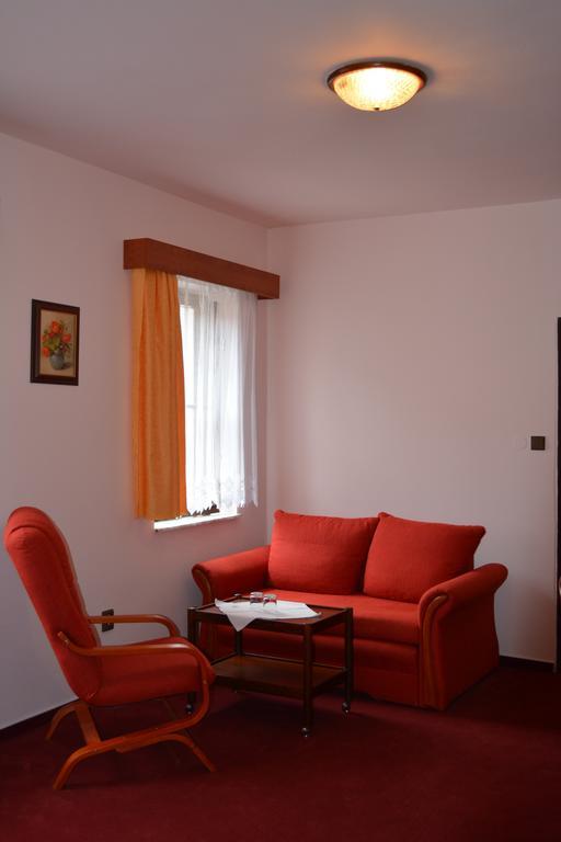 Hotel Koruna Karlštejn Rum bild