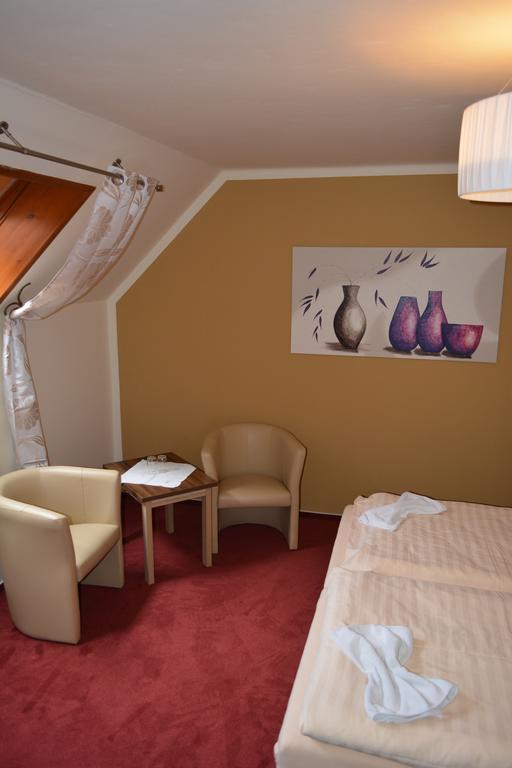 Hotel Koruna Karlštejn Rum bild