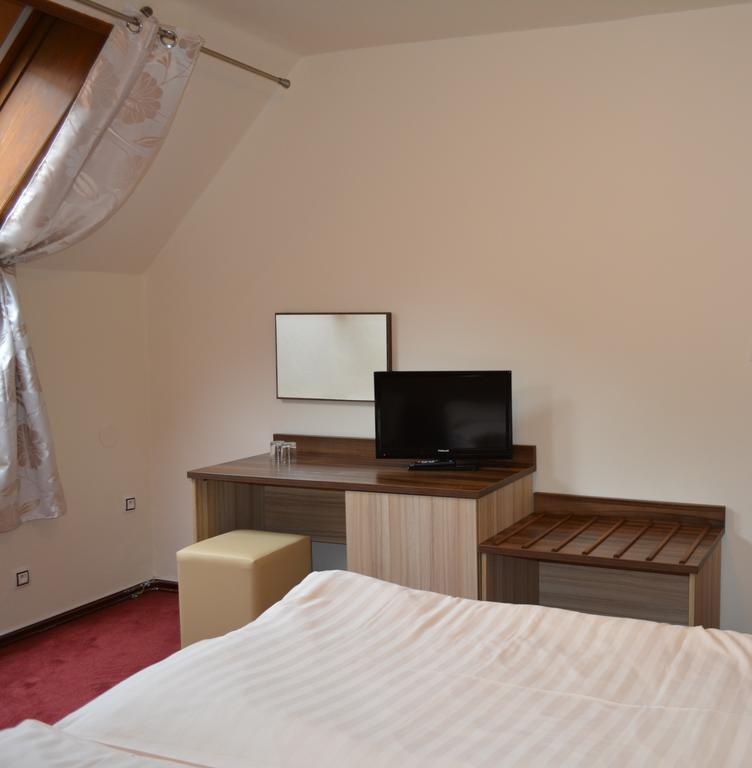 Hotel Koruna Karlštejn Rum bild