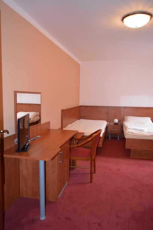 Hotel Koruna Karlštejn Rum bild