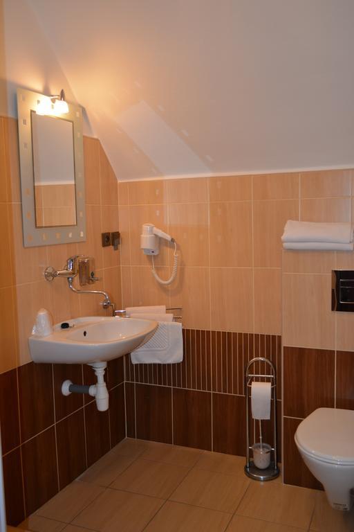 Hotel Koruna Karlštejn Rum bild