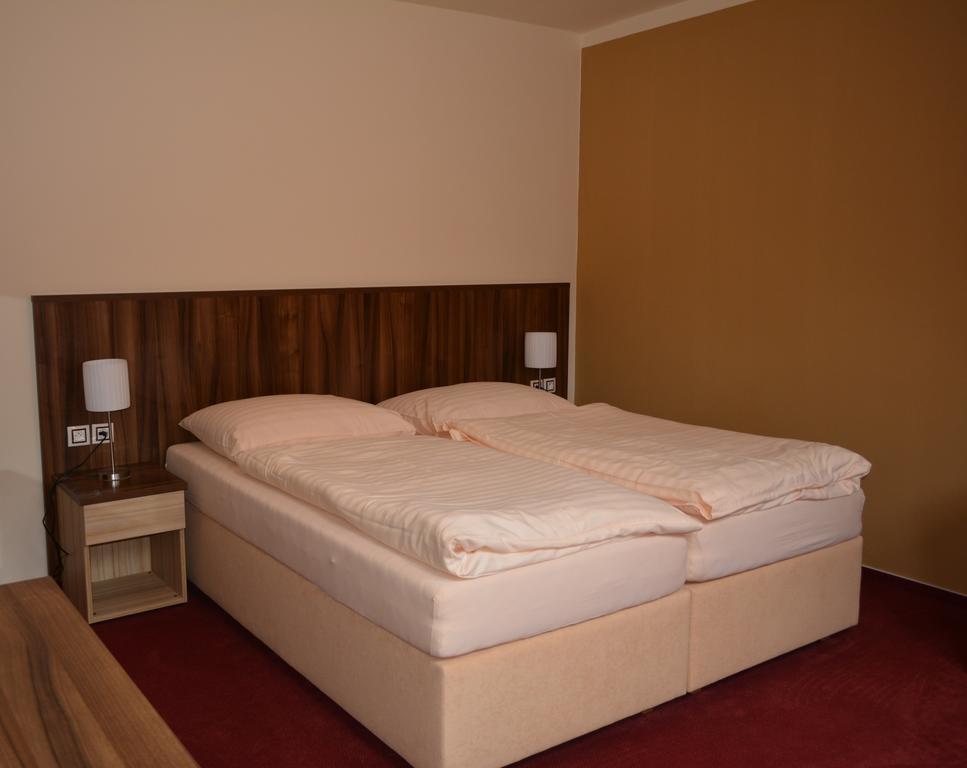 Hotel Koruna Karlštejn Rum bild